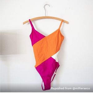 Sumersalt size 2 swim. The marina. On site